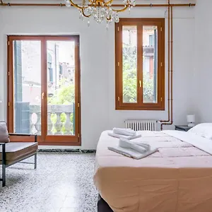 cannaregio-romantic-view-apartment.hotelinveneto.com/