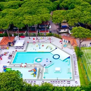 https://chaletrent-lido-di-spina-at-the-beach.emilia-romagnahotels.net